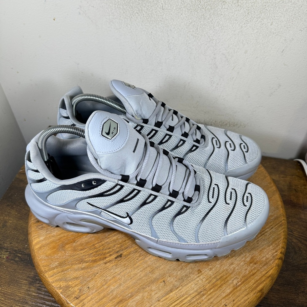 Nike Air Max Plus TN Wolf Grey Black 852630-021 Mens Size 12 Shoes
